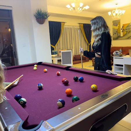 Route 66 Beach Hostel Дубай Экстерьер фото