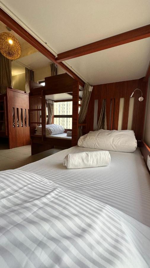 Route 66 Beach Hostel Дубай Экстерьер фото