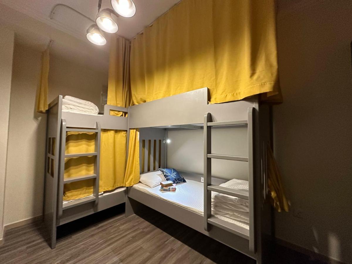 Route 66 Beach Hostel Дубай Экстерьер фото