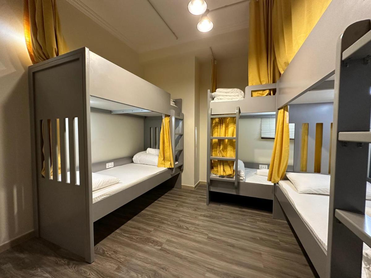 Route 66 Beach Hostel Дубай Экстерьер фото
